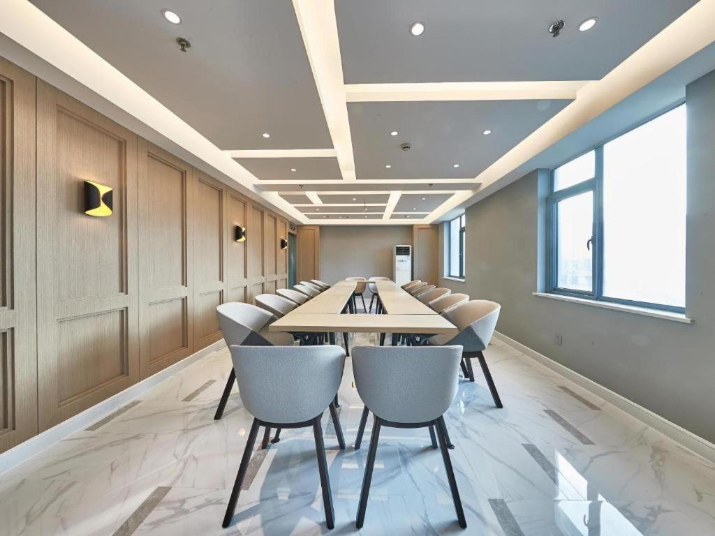 Magnotel Business Minhang Wujing East China Normal 3*